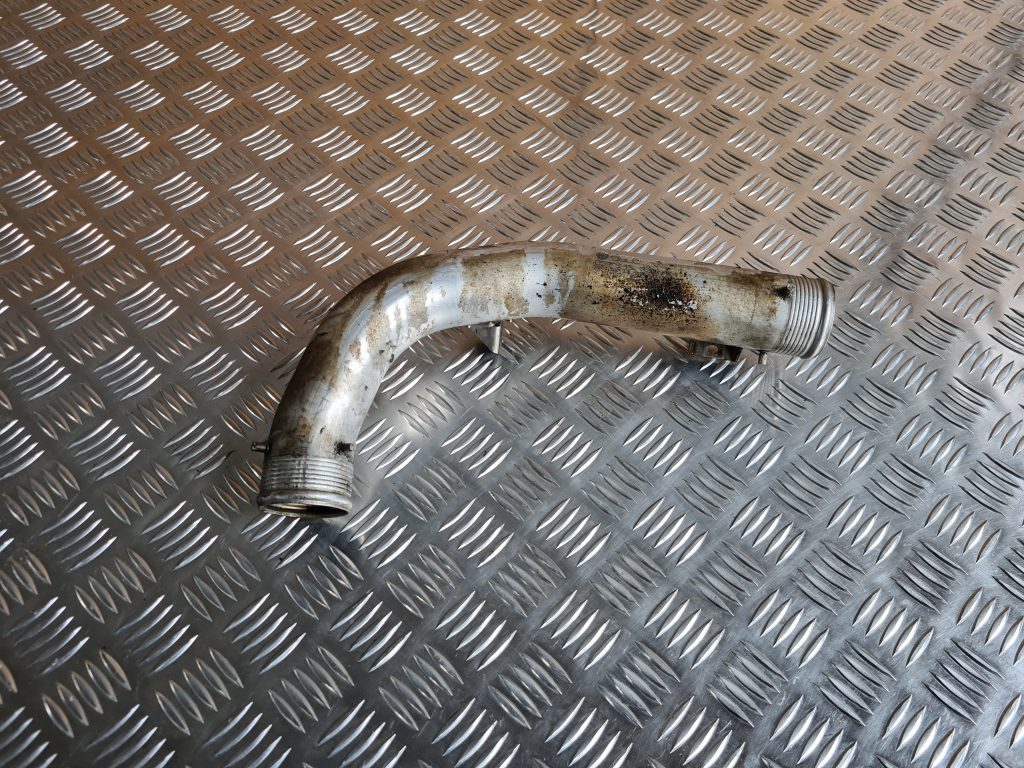 Interkulera caurule priekš AUDI A6 AVANT 2007 QUATTRO 1 Interkulera caurule priekš AUDI A6 AVANT 2007 QUATTRO