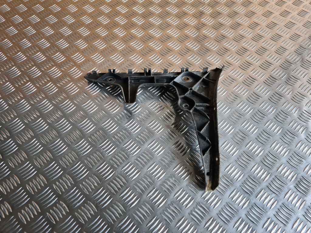 Aizmugurējā spārna un bufera stiprinājums priekš AUDI A6 AVANT 2007 QUATTRO 3 Aizmugurējā spārna un bufera stiprinājums priekš AUDI A6 AVANT 2007 QUATTRO