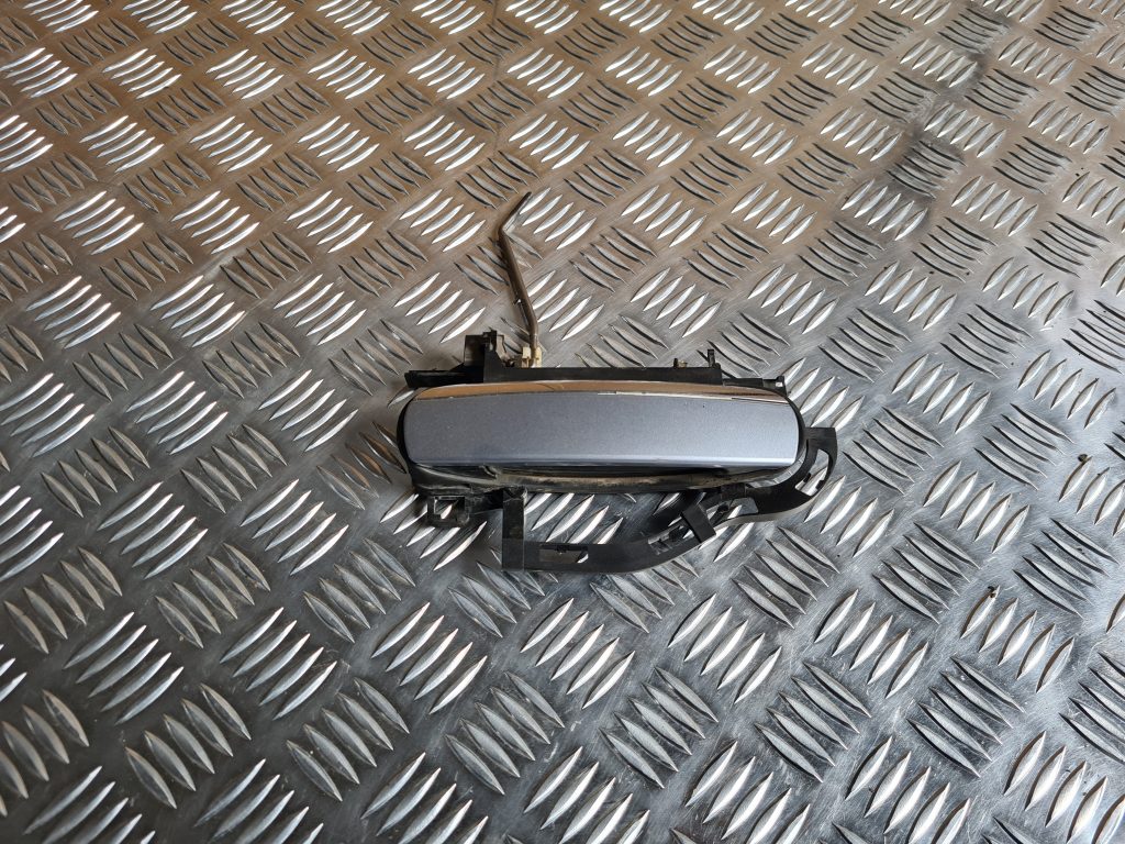 Aizmugurējais kreisais durvju rokturis priekš AUDI A6 AVANT 2007 QUATTRO