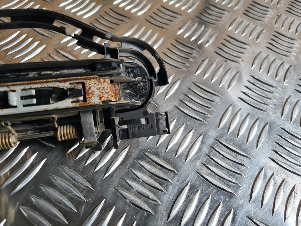 Aizmugurējais kreisais durvju rokturis priekš AUDI A6 AVANT 2007 QUATTRO