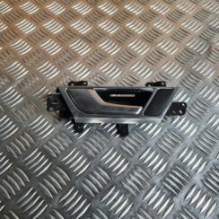 Salona durvju rokturis, aizmugures kreisais priekš AUDI A6 AVANT 2007 QUATTRO