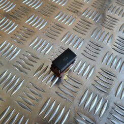 Bagāžnieka vāka atvēršanas rokturis/poga priekš AUDI A6 AVANT 2007 QUATTRO