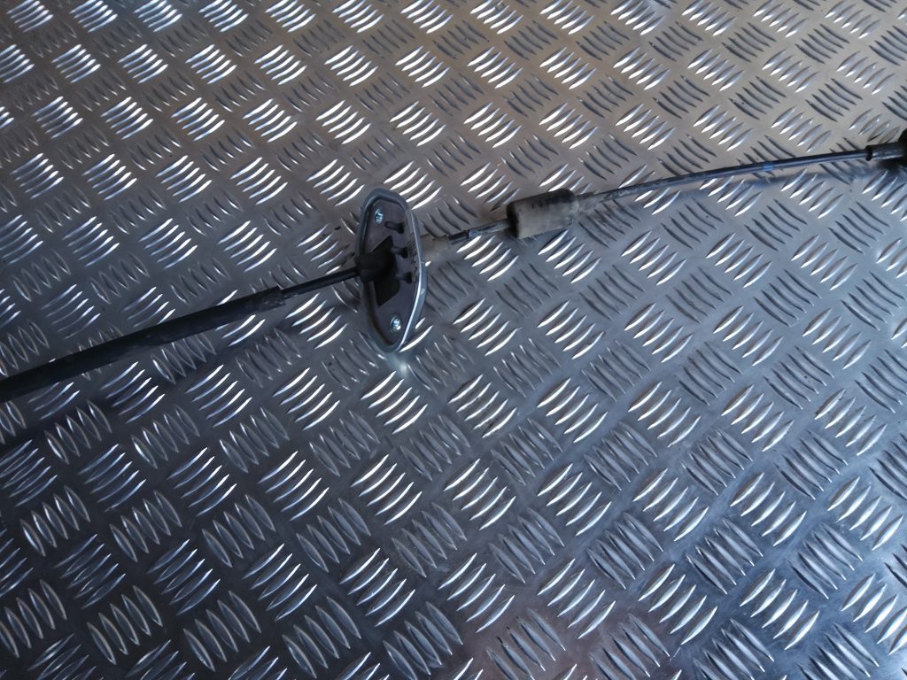 Pārnesumu pārslēgšanas mehānisma troses priekš KIA CEED 2013 1 Pārnesumu pārslēgšanas mehānisma troses priekš KIA CEED 2013