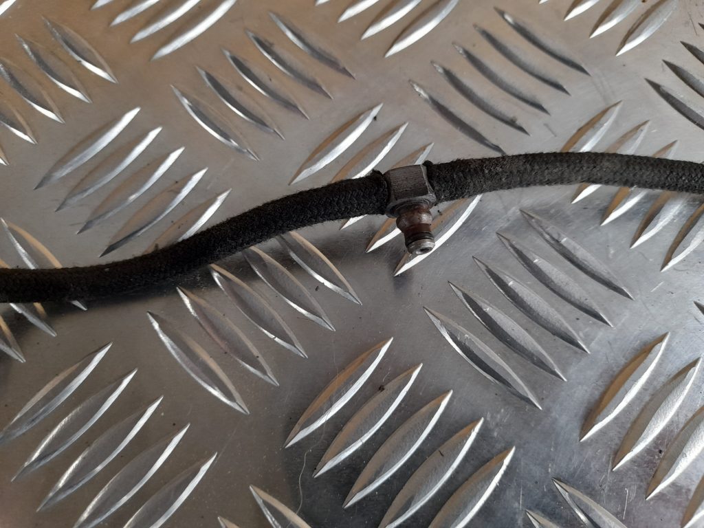 Degvielas atgriešanas caurule priekš VOLVO S40 2007 2 Degvielas atgriešanas caurule priekš VOLVO S40 2007