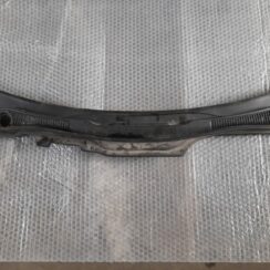 Vējstikla uzlikas (deflektora) režģis priekš VOLVO S40 2007