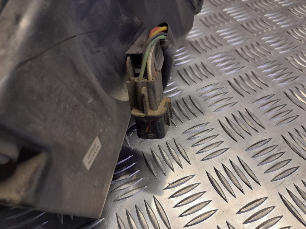 Priekšējais kreisais lukturis priekš KIA PICANTO 2006