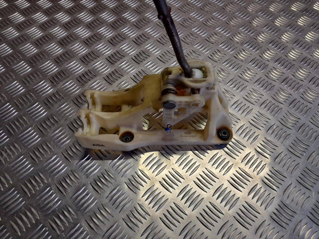 Ātrumu pārslēgšanas slēdzis priekš KIA PICANTO 2006