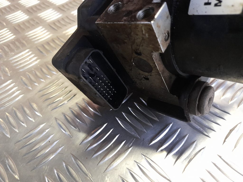 ABS bloks priekš KIA PICANTO 2006 2 ABS bloks priekš KIA PICANTO 2006