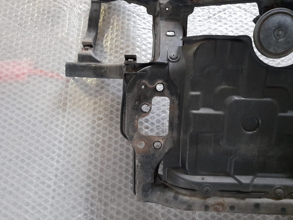 Priekšējā radiatora rāmis priekš KIA PICANTO 2006 2 Priekšējā radiatora rāmis priekš KIA PICANTO 2006