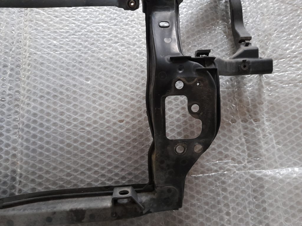 Priekšējā radiatora rāmis priekš KIA PICANTO 2006 3 Priekšējā radiatora rāmis priekš KIA PICANTO 2006