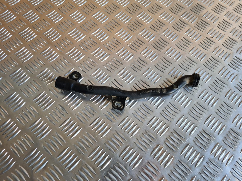 Degvielas caurule priekš TOYOTA AVENSIS 2012 1 Degvielas caurule priekš TOYOTA AVENSIS 2012