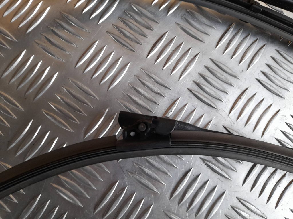 Vējstikla slotu turētāju komplekts priekš CITROEN PICASSO 2007