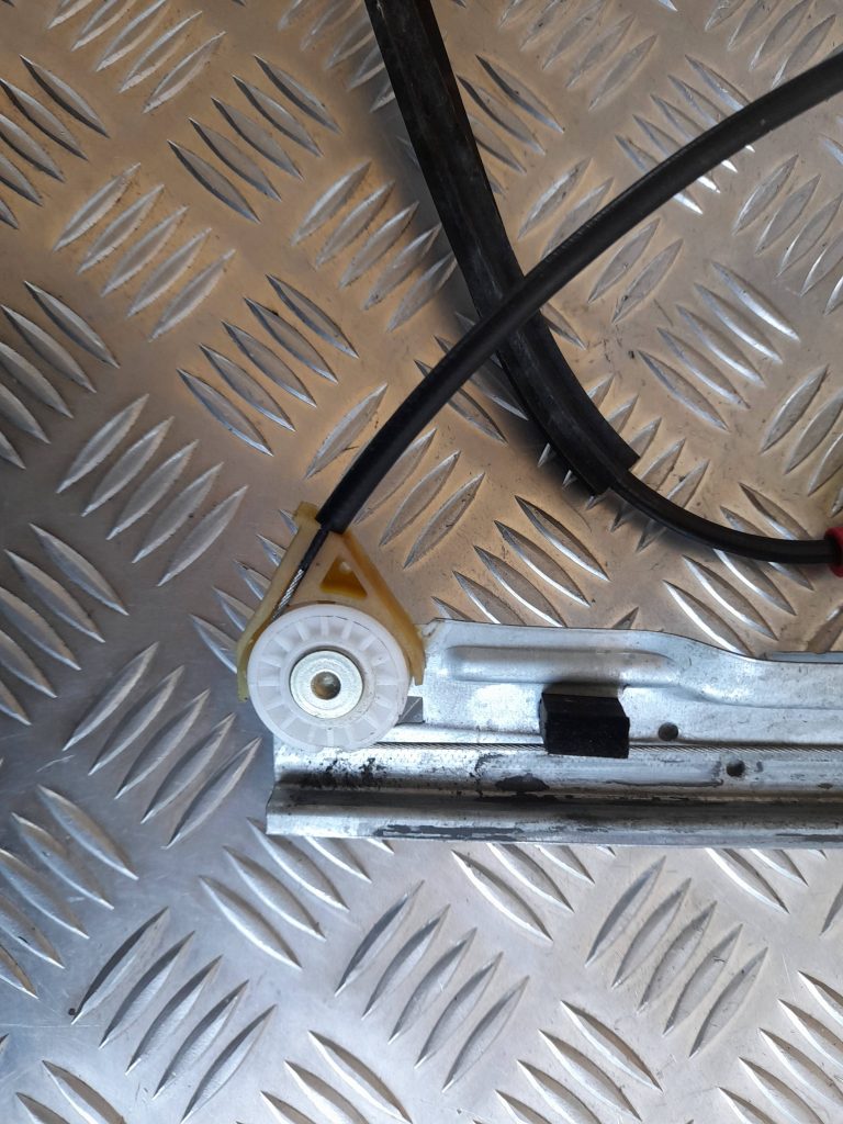 Stikla pacelšanas mehānisms priekšējais kreisais priekš CITROEN PICASSO 2007 4 Stikla pacelšanas mehānisms priekšējais kreisais priekš CITROEN PICASSO 2007