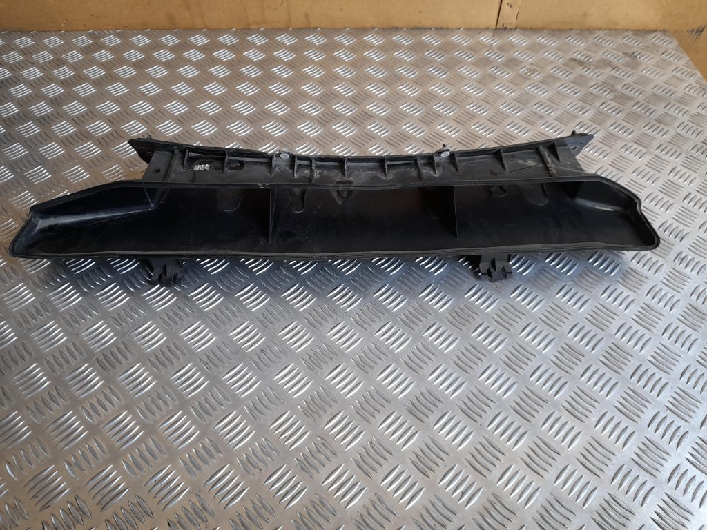 Ieplūdes gaisa deflektors/Difuzors priekš CITROEN PICASSO 2007