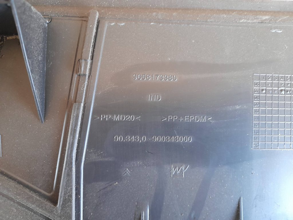 Ieplūdes gaisa deflektors/Difuzors priekš CITROEN PICASSO 2007