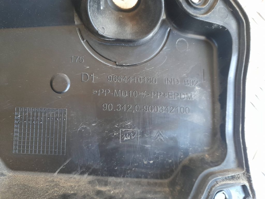 Ieplūdes gaisa deflektors, pa labi priekš CITROEN PICASSO 2007