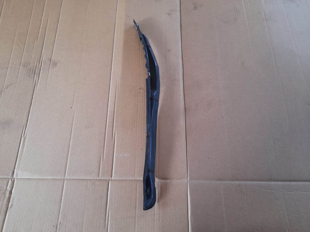 Ieliktņis starp spārnu un durvīm priekš CITROEN PICASSO 2007 2 Ieliktņis starp spārnu un durvīm priekš CITROEN PICASSO 2007