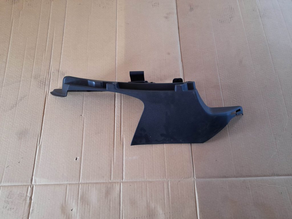 Centrālās konsoles (apdares) sānu panelis priekš CITROEN PICASSO 2007 1 Centrālās konsoles (apdares) sānu panelis priekš CITROEN PICASSO 2007