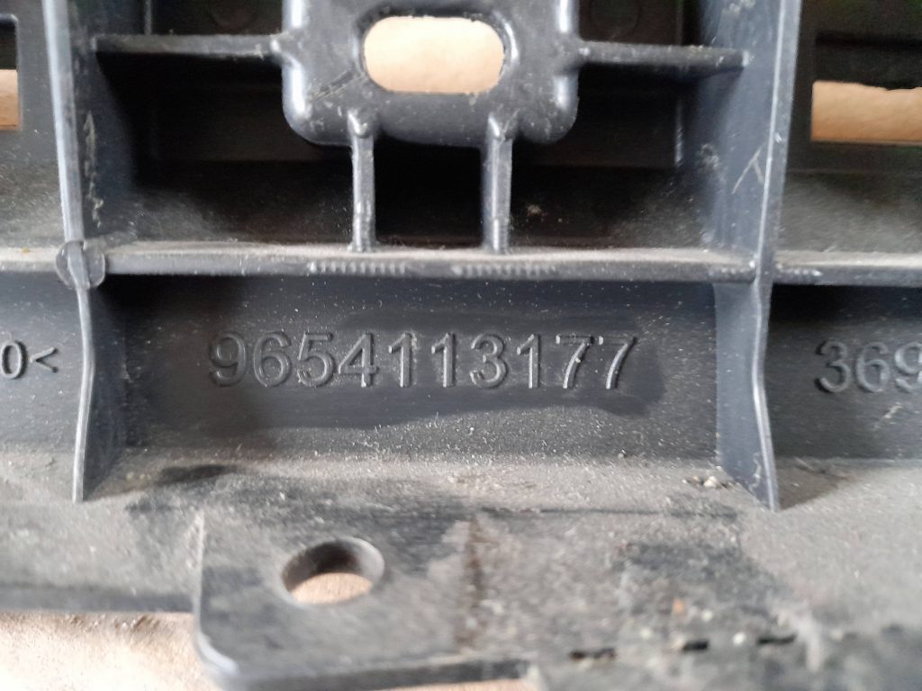 Salona plastmasa priekš CITROEN PICASSO 2007 3 Salona plastmasa priekš CITROEN PICASSO 2007