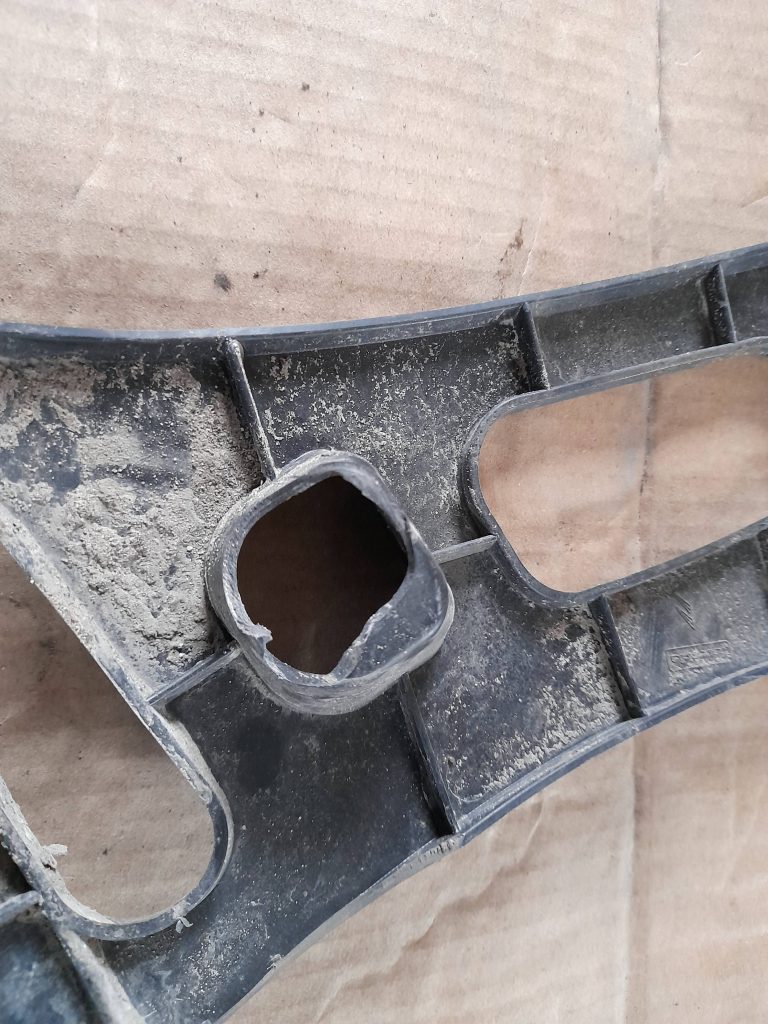 Aizmugurējā spārna un bufera stiprinājums priekš CITROEN PICASSO 2007 3 Aizmugurējā spārna un bufera stiprinājums priekš CITROEN PICASSO 2007