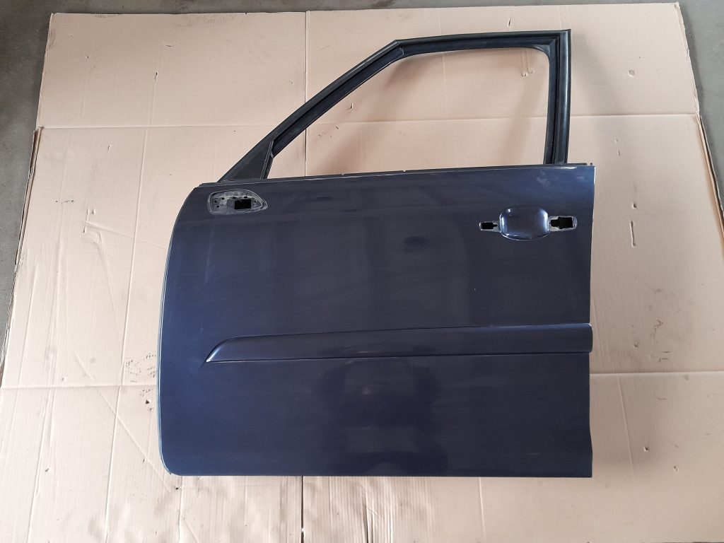 Priekšējās kreisās durvis priekš CITROEN PICASSO 2007 1 Priekšējās kreisās durvis priekš CITROEN PICASSO 2007