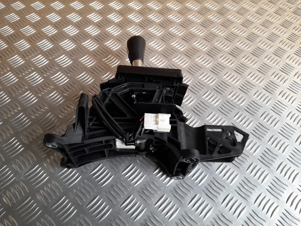 Ātrumu pārslēgšanas slēdzis priekš MAZDA 6 2008