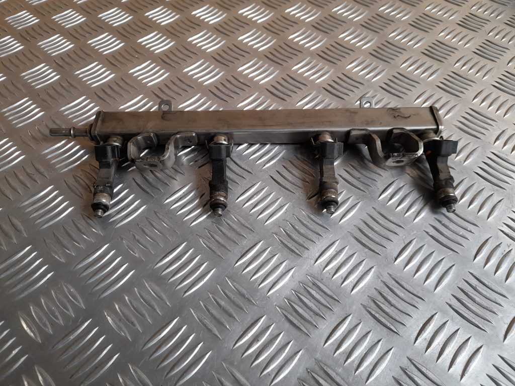 Degvielas sadales caurule priekš MAZDA 6 2008 1 Degvielas sadales caurule priekš MAZDA 6 2008