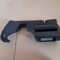 Mērinstrumentu paneļa apdare (zem stūres) priekš MAZDA 6 2008