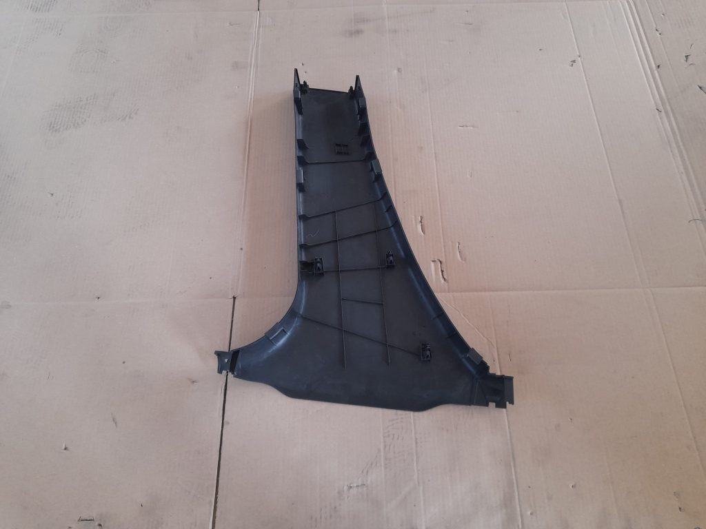 Vidējas salona statnes apdare priekš MAZDA 6 2008 2 Vidējas salona statnes apdare priekš MAZDA 6 2008