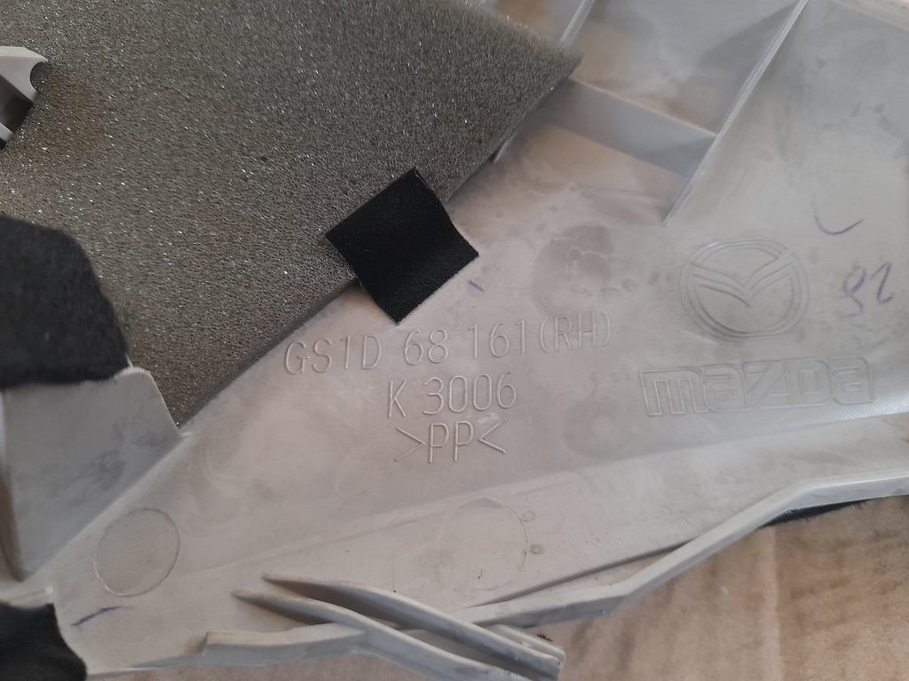 Priekšējas salona statnes apdare priekš MAZDA 6 2008