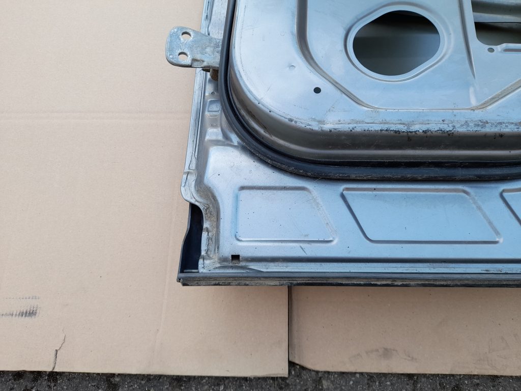 Aizmugurējās labās durvis priekš RANGE ROVER SPORT 2007