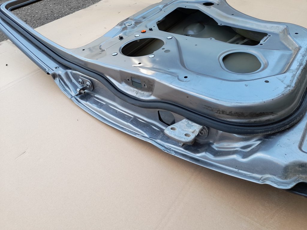 Aizmugurējās labās durvis priekš RANGE ROVER SPORT 2007