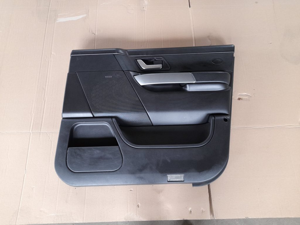 Priekšējo labo durvju apdare priekš RANGE ROVER SPORT 2007 1 Priekšējo labo durvju apdare priekš RANGE ROVER SPORT 2007