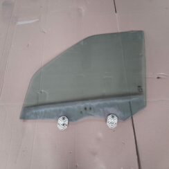 Priekšējo kreiso durvju stikls priekš RANGE ROVER SPORT 2007