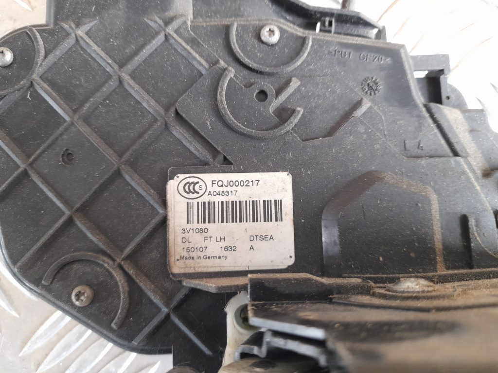 Priekšējo kreiso durvju slēdzene priekš RANGE ROVER SPORT 2007 4 Priekšējo kreiso durvju slēdzene priekš RANGE ROVER SPORT 2007