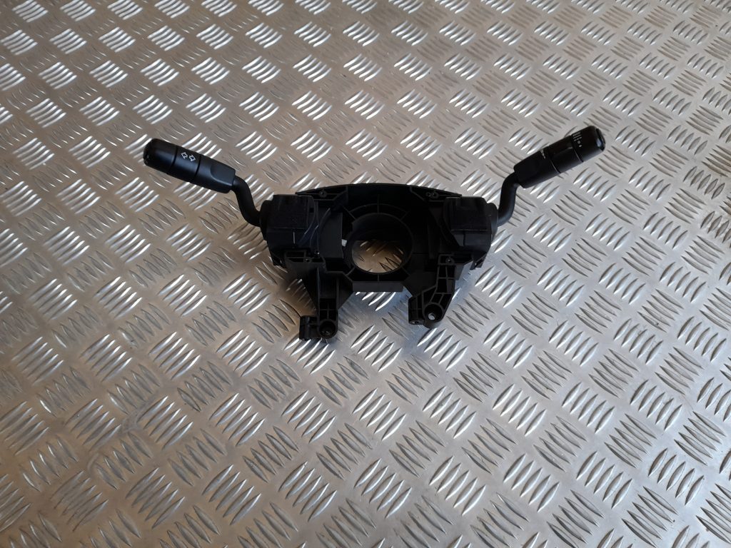 Stūres statnes slēdzis priekš RANGE ROVER SPORT 2007 1 Stūres statnes slēdzis priekš RANGE ROVER SPORT 2007