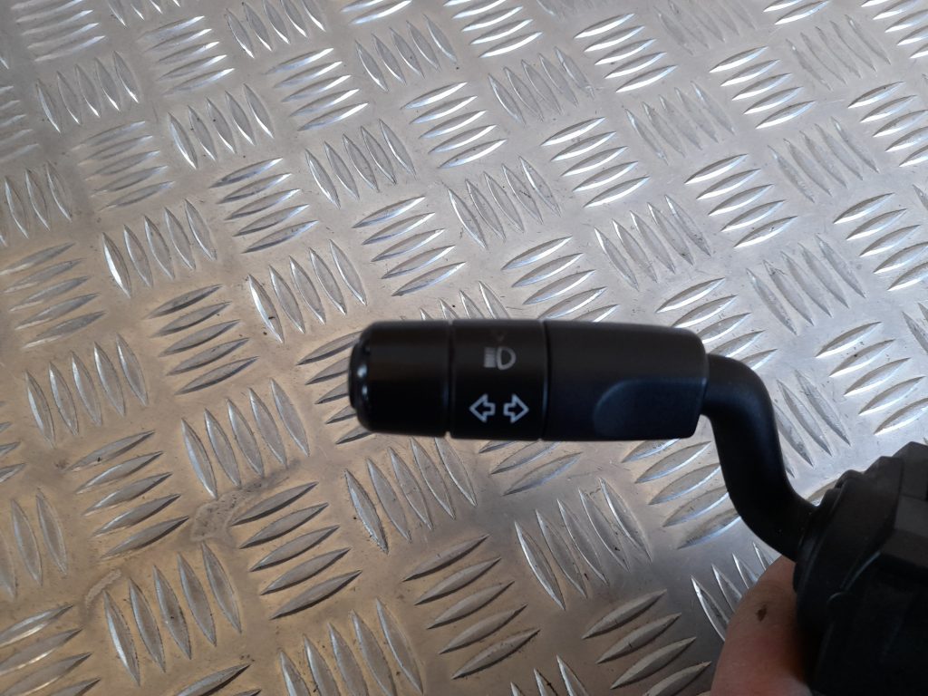 Stūres statnes slēdzis priekš RANGE ROVER SPORT 2007 6 Stūres statnes slēdzis priekš RANGE ROVER SPORT 2007