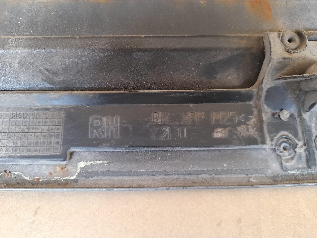 Bagāžnieka vaka uzlika priekš RANGE ROVER SPORT 2007 6 Bagāžnieka vaka uzlika priekš RANGE ROVER SPORT 2007