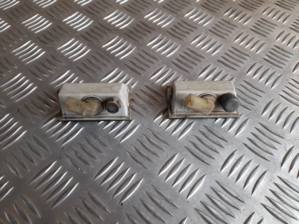 Numura zīmes apgaismojums priekš RANGE ROVER SPORT 2007 2 Numura zīmes apgaismojums priekš RANGE ROVER SPORT 2007