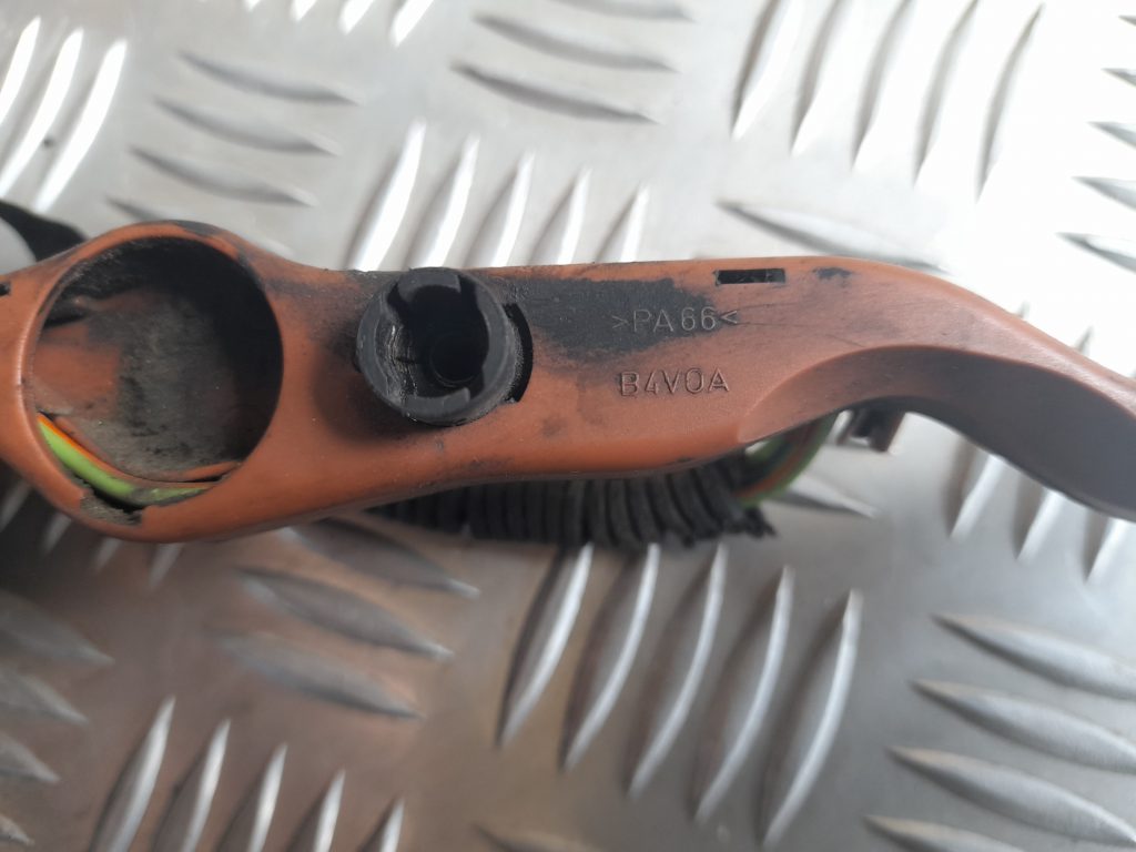 Kvēlsveču vadi priekš RANGE ROVER SPORT 2007 3 Kvēlsveču vadi priekš RANGE ROVER SPORT 2007