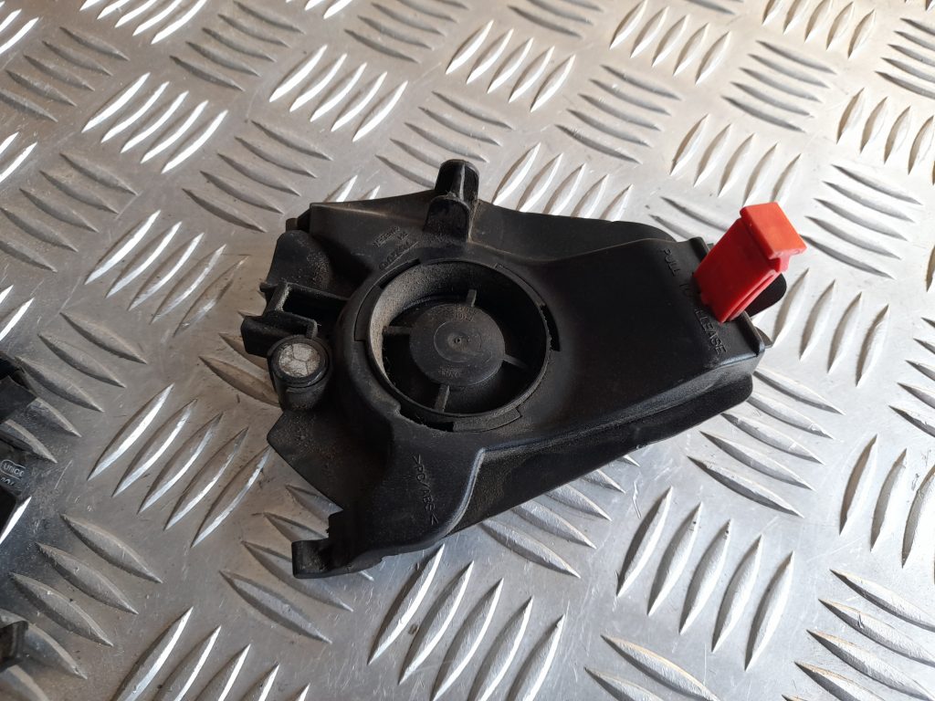 Durvju skaļrunis, augšā priekš VOLVO V70 2003 SILVER 2 Durvju skaļrunis, augšā priekš VOLVO V70 2003 SILVER