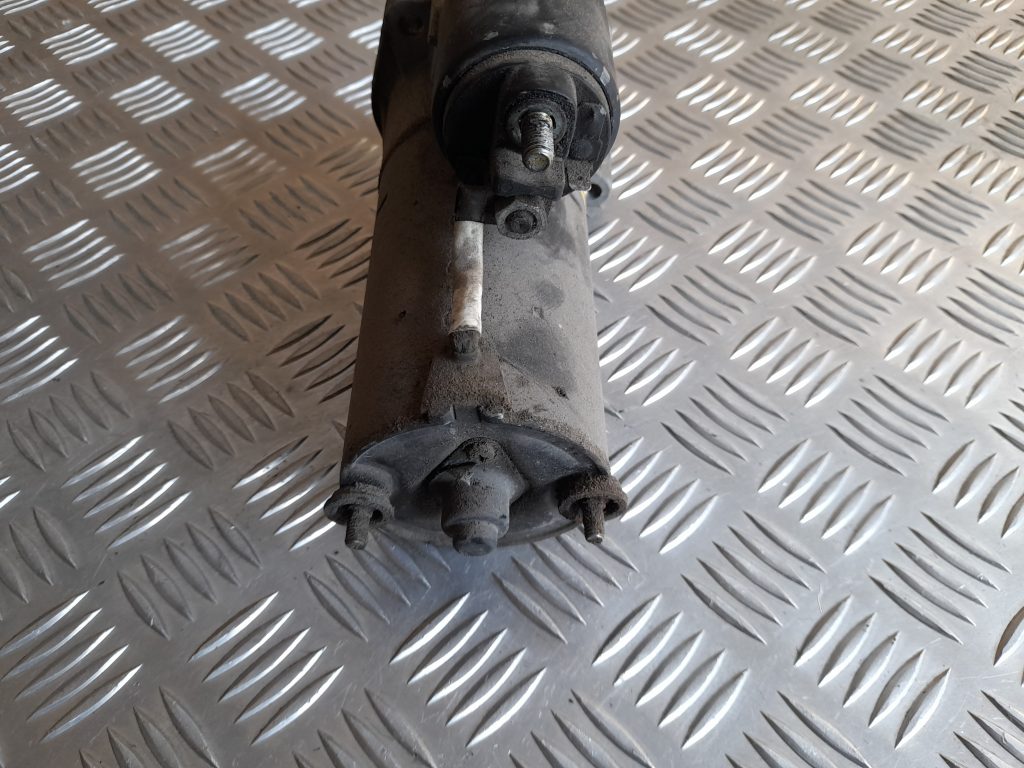 Starteris priekš VOLVO V70 2003 SILVER 2 Starteris priekš VOLVO V70 2003 SILVER