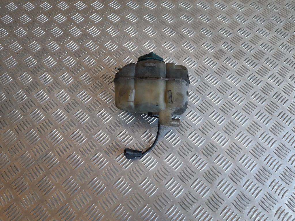 Dzesēšanas šķidruma tvertne priekš VOLVO V70 2003 SILVER