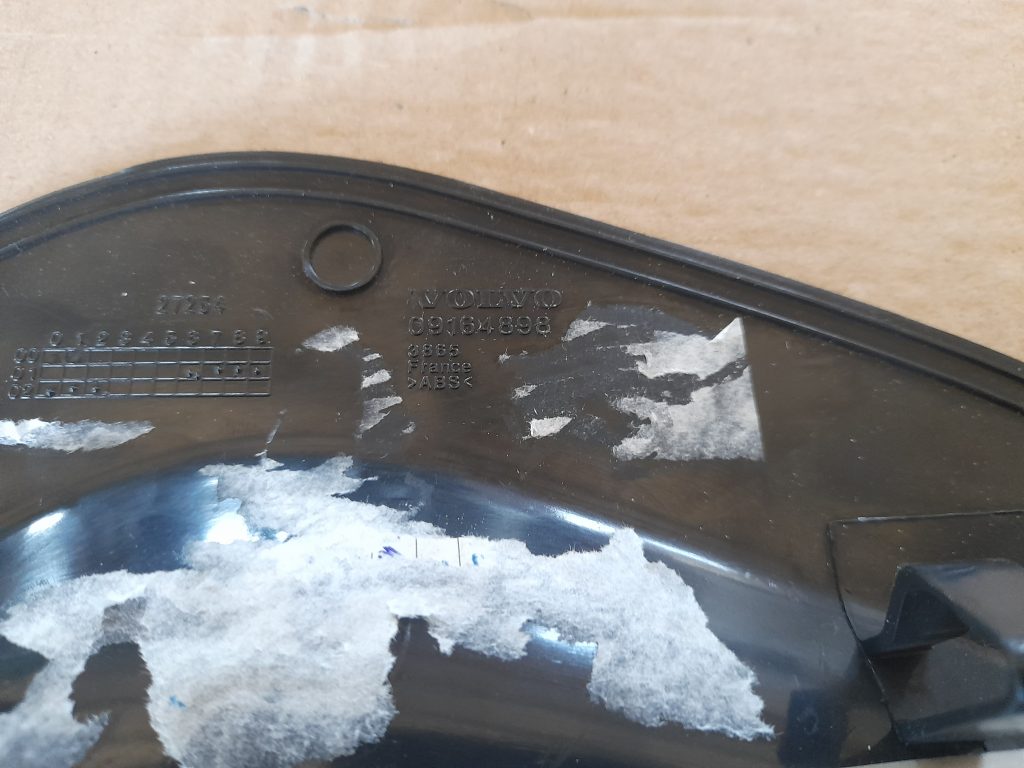 Mērinstrumentu paneļa sānu apdare priekš VOLVO V70 2003 SILVER