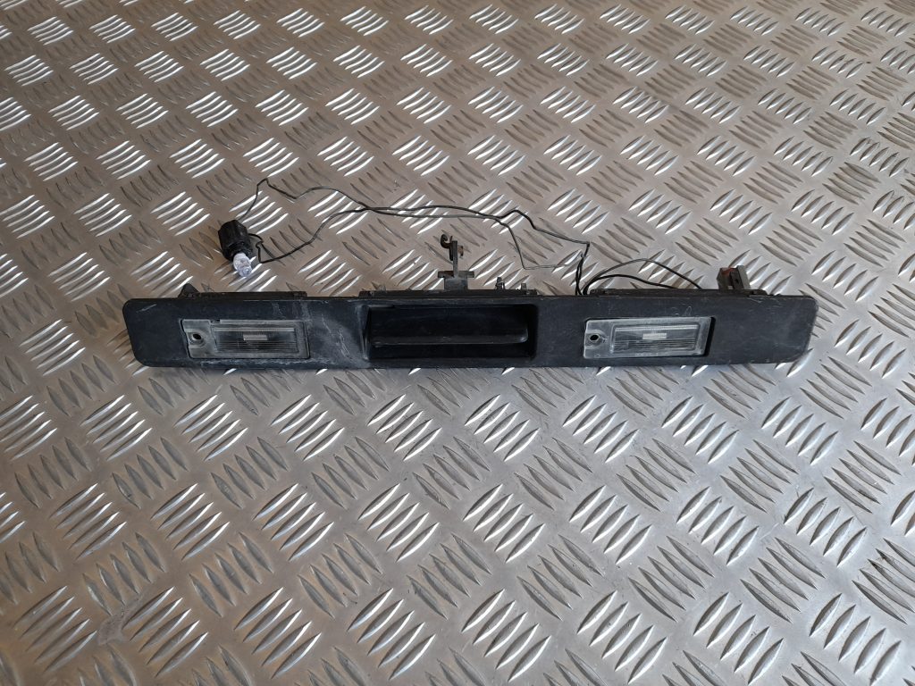 Numura zīmes gaismas uzlika komplektā priekš VOLVO V70 2003 SILVER 1 Numura zīmes gaismas uzlika komplektā priekš VOLVO V70 2003 SILVER