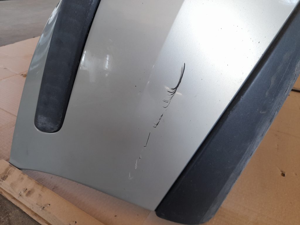 Priekšējais buferis priekš VOLVO V70 2003 SILVER 3 Priekšējais buferis priekš VOLVO V70 2003 SILVER