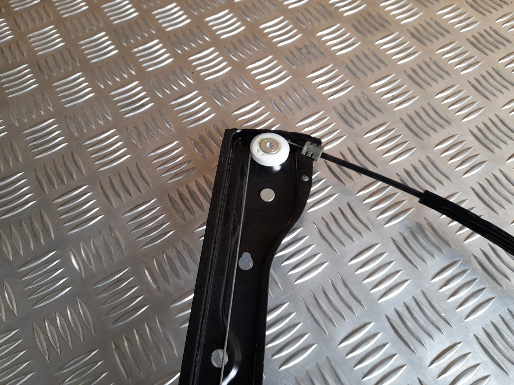 Stikla pacelšanas mehānisms priekšējais labais priekš OPEL ASTRA SPORT 2017 5 Stikla pacelšanas mehānisms priekšējais labais priekš OPEL ASTRA SPORT 2017