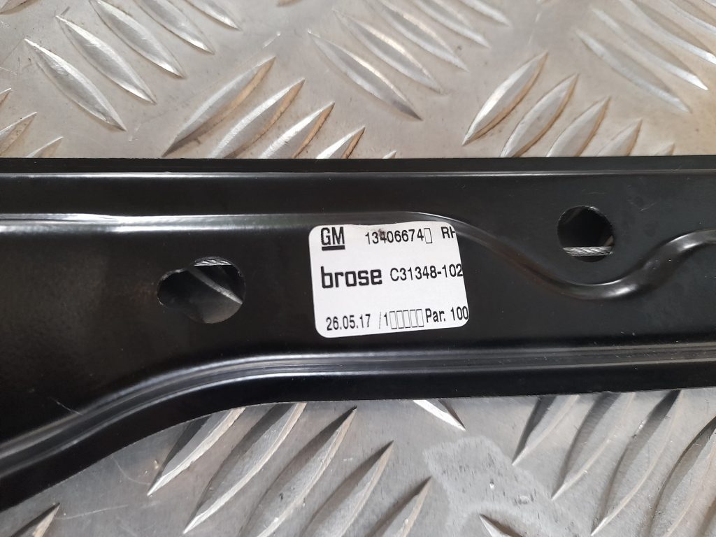 Stikla pacelšanas mehānisms priekšējais labais priekš OPEL ASTRA SPORT 2017 8 Stikla pacelšanas mehānisms priekšējais labais priekš OPEL ASTRA SPORT 2017