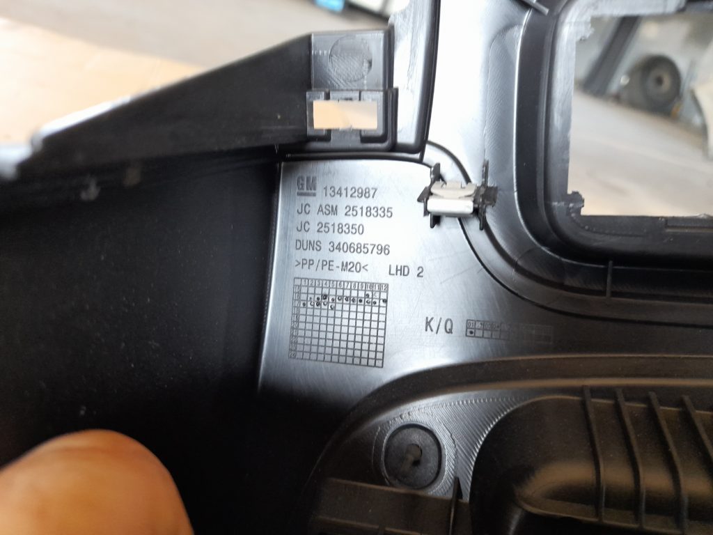 Mērinstrumentu paneļa apdare (zem stūres) priekš OPEL ASTRA SPORT 2017 5 Mērinstrumentu paneļa apdare (zem stūres) priekš OPEL ASTRA SPORT 2017