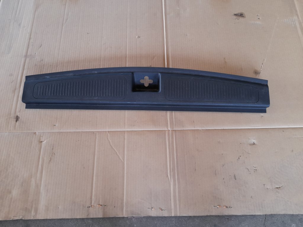 Bagažnieka nodalījuma sliekšņa uzlika priekš OPEL ASTRA SPORT 2017 1 Bagažnieka nodalījuma sliekšņa uzlika priekš OPEL ASTRA SPORT 2017